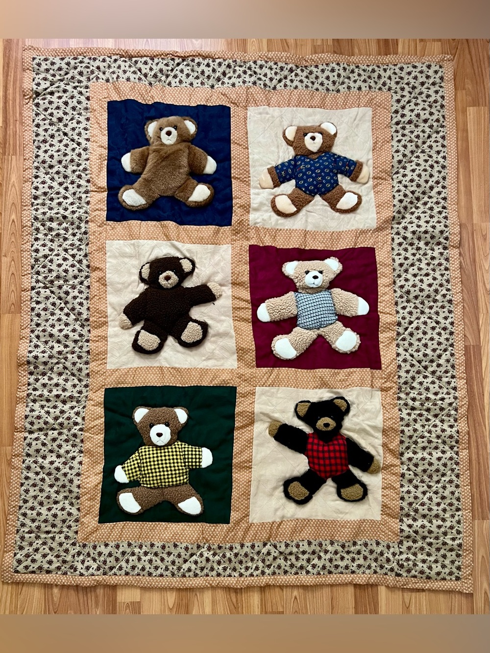 Cracker Barrel Vintage Quilt Teddy Bear Patchwork Quilt - Multicolor Bears